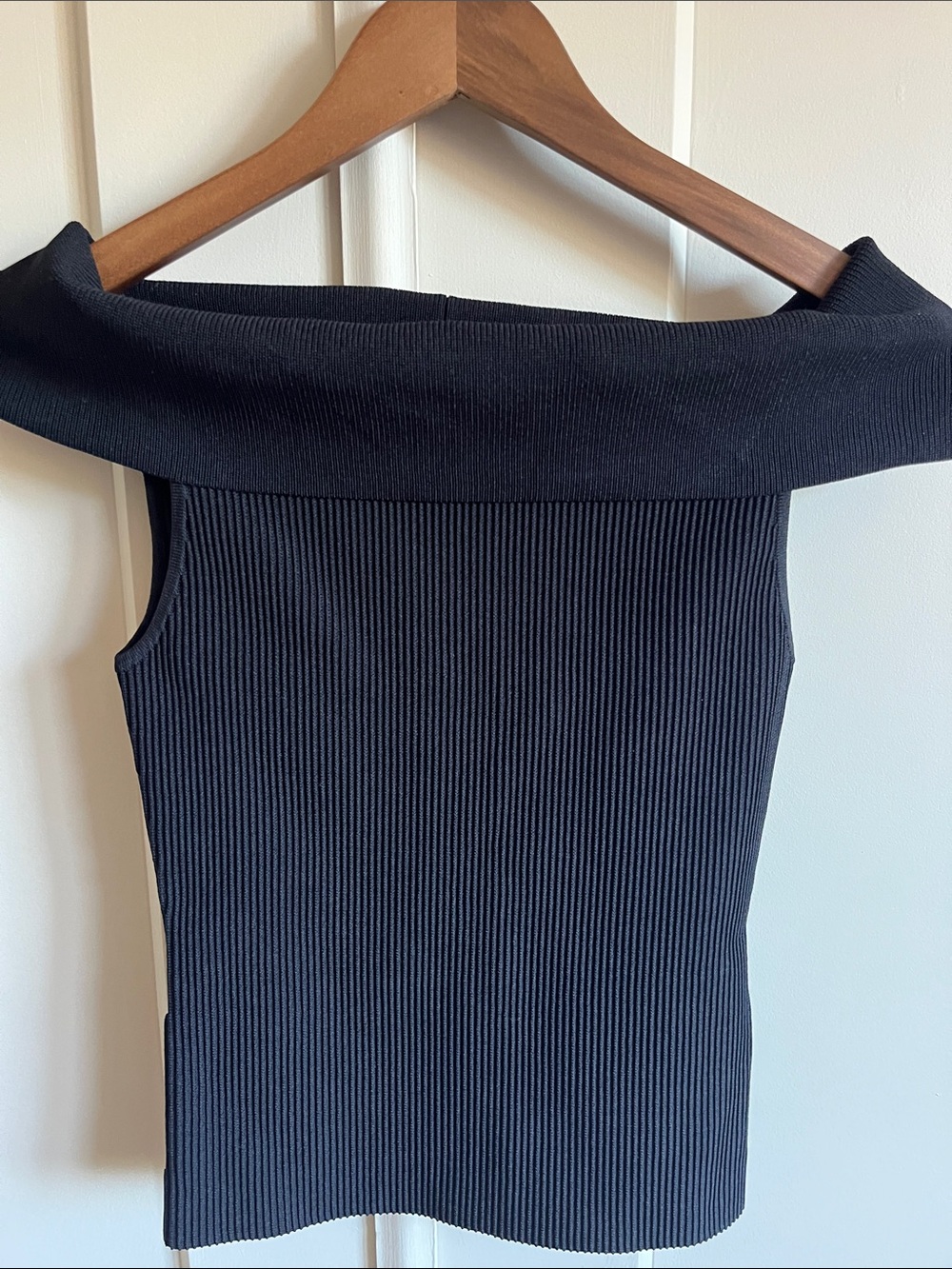 Aritzia Skulpt Knit Off-Shoulder Ribbed Knit Sweater Tank - Black